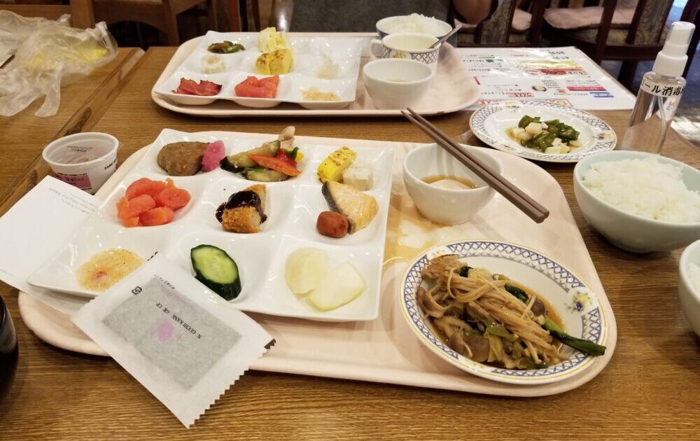 朝食バイキング
